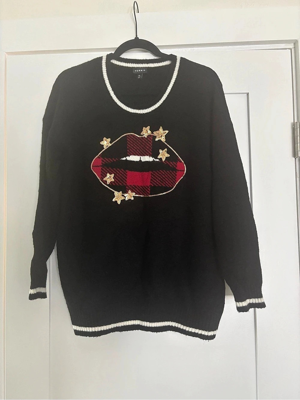 Torrid Black Plaid Lips Sequin Star Crewneck Pullover Sweater Size 00